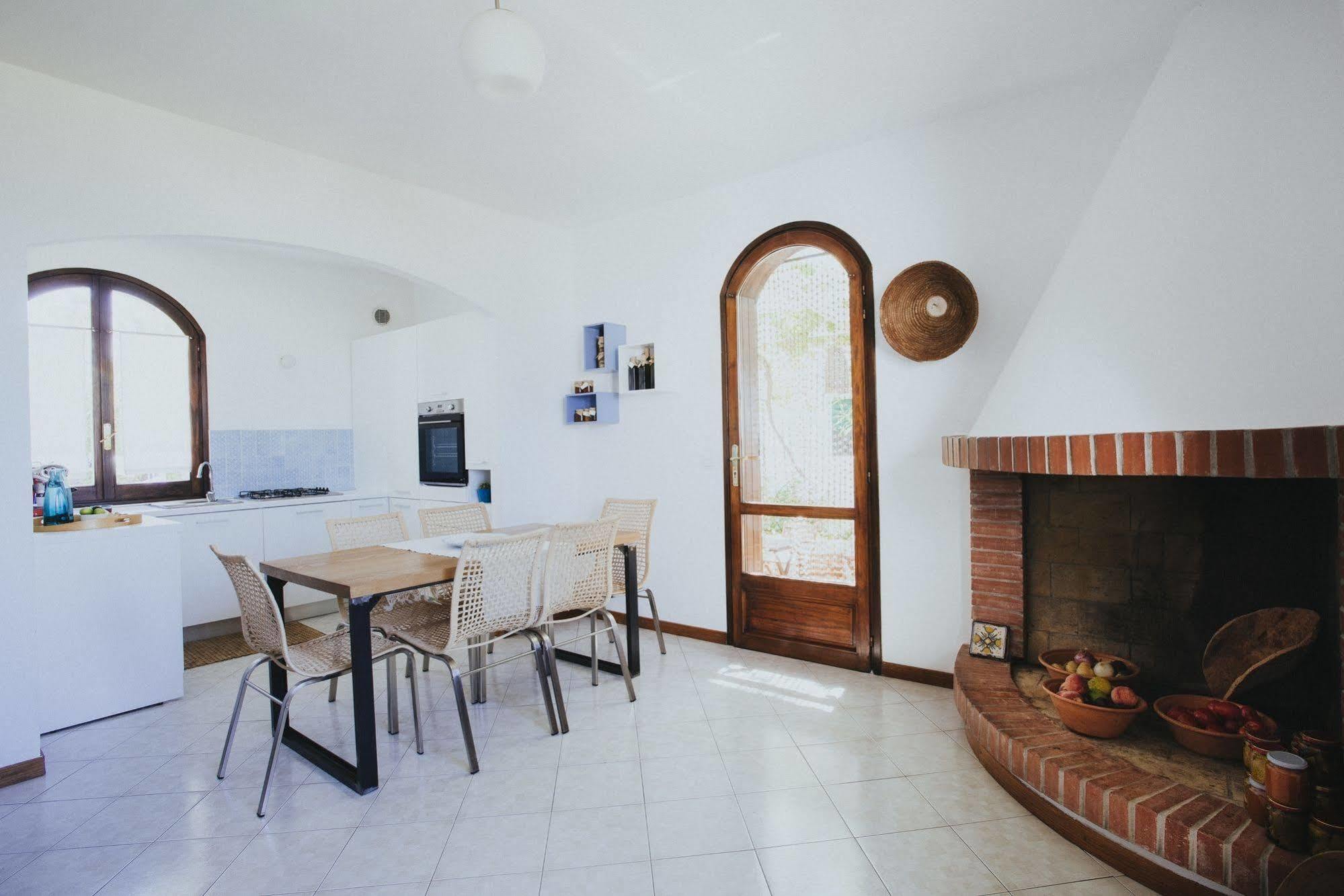 B&B Sa Cruxitta Портоскузо Екстериор снимка